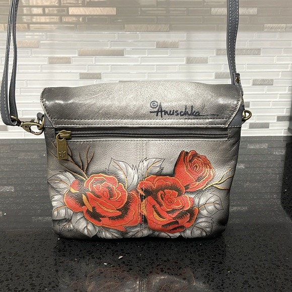Snow Leopard & Roses Bag - Picture 2 of 9